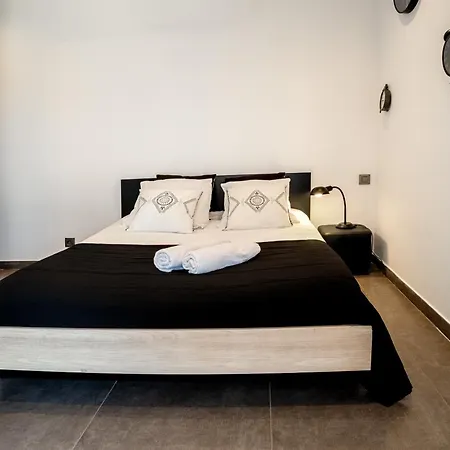 Dalotya 6-8 Suites-piscine-spa-5'